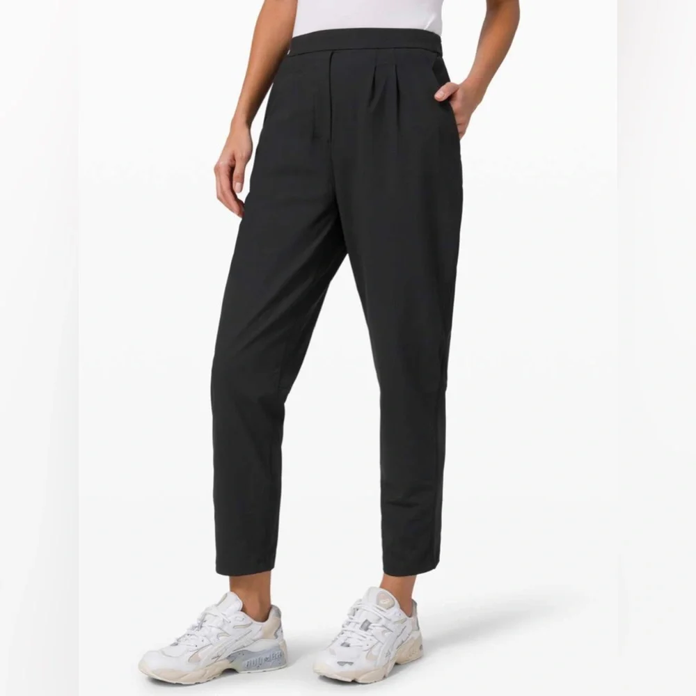 Lululemon Essential High Rise Trouser Black Size 6